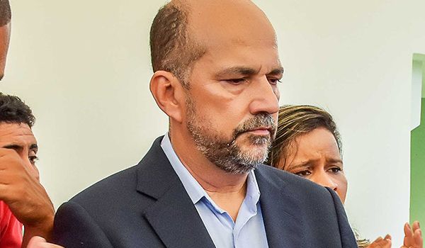 EUNÁPOLIS: Prefeito Robério Oliveira pode perder mandato após ter direitos políticos cassados; entenda