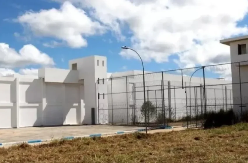  Polícia faz nova operação contra suspeitos de atentado contra direção do presídio de Eunápolis