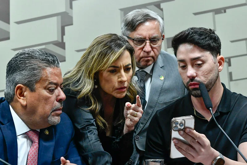  Rico Melquiades aposta no “jogo do tigrinho” durante CPI