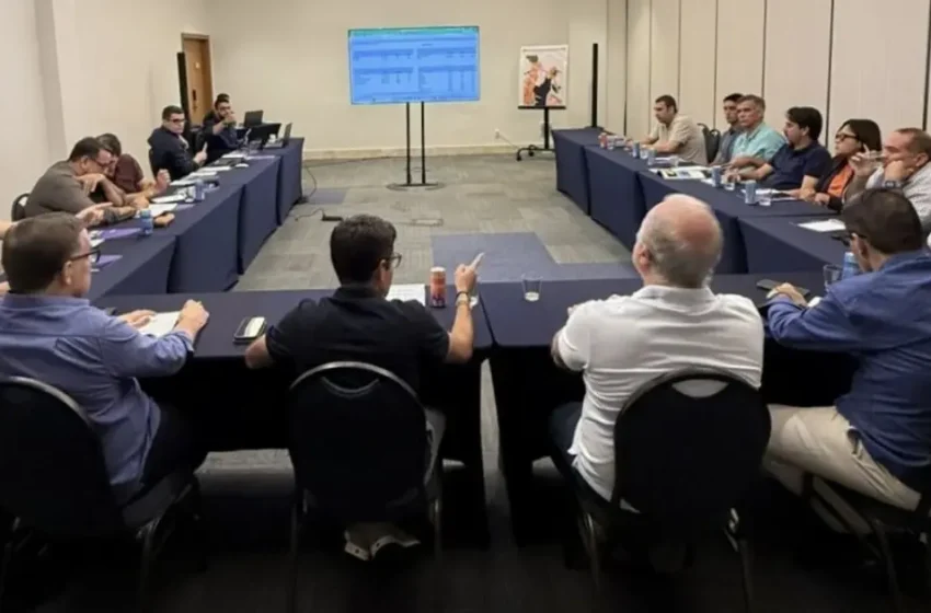  ACM Neto faz reunião com aliados, organiza cenário político da Bahia e faz “rascunho eleitoral” para 2026