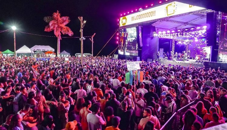  Encerramento do São João 2025 em Porto Seguro tem noite inesquecível com Amado Batista e celebração da cultura em todos os cantos do município