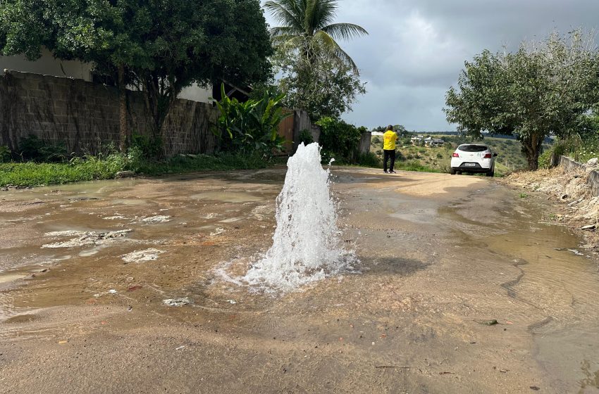  Desperdício de água revolta moradores do Vivendas Costa Azul no feriado de 2 de Julho
