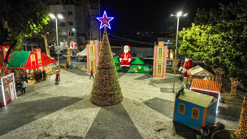  Natal Luz recebe programação cultural na Praça da Bandeira