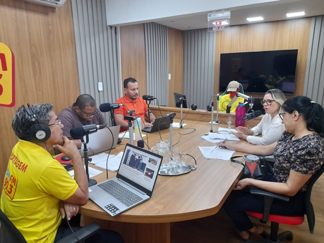  Secretária de Assistência Social presta contas das ações em Eunápolis na Rádio Nova FM