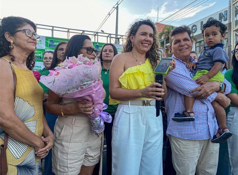  Prefeita Cordélia revoluciona saúde materno-infantil com entrega do Centro de Parto Normal em Eunápolis