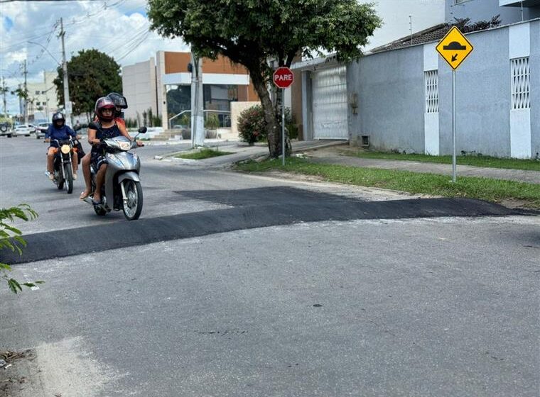  Prefeitura de Eunápolis alerta motoristas sobre novo quebra-molas na Rua Padre João Gualberto